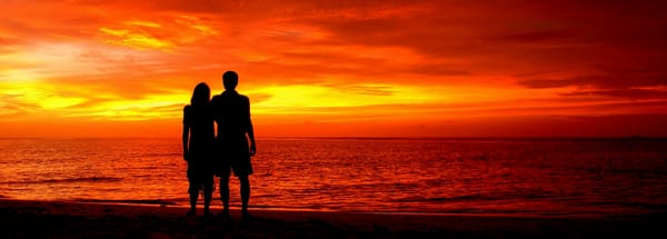 Обои Romantic silhouette, Мальдивы, Maldives, love, landscape, Indian Ocean, красивый красный закат небо, loving couple, Романтические силуэт, Индийский океан, природа, любовь, пейзаж, nature, beautiful red sky sunset, влюбленная пара