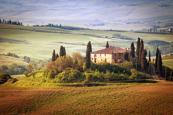 Обои Italy, деревья, sky, зеленые поля, сельская местность, trees, summer, Италия, природа, green field, лето, Тоскана, house, Tuscany, Landscape, дом, nature, пейзаж, countryside, небо