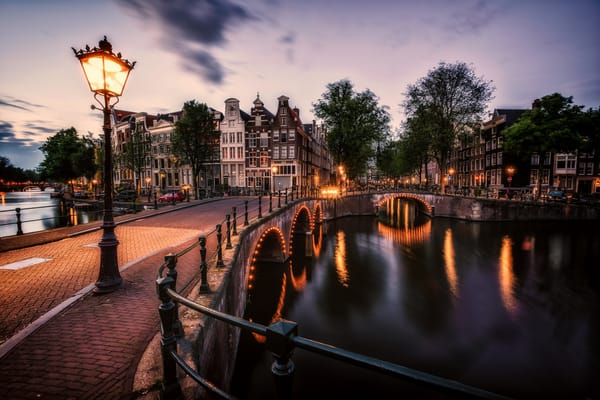 Обои мост, огни, вечер, Amsterdam, дома, Netherlands, Нидерланды, Амстердам, фонарь, здания, канал