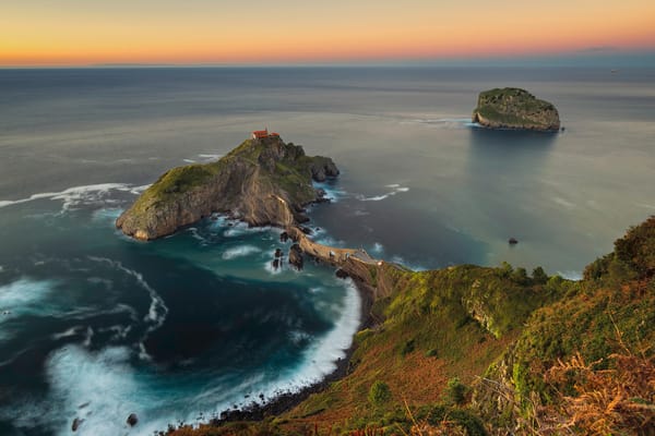 Обои закат, Бискайя, остров, Bay of Biscay, Spain, Страна Басков, побережье, океан, Бискайский залив, скалы, Basque Country, Испания, Bizkaia