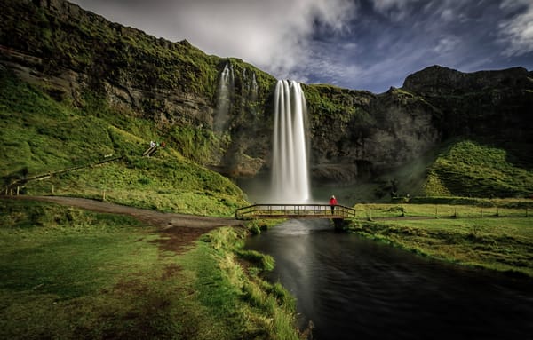 Обои река, Seljalandsfoss, водопад, Селйяландсфосс, Исландия, скалы, мост, Iceland