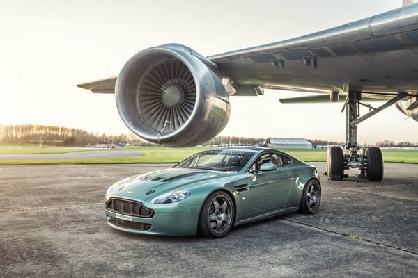 Обои Aston martin, turbine, Vantage, airplane