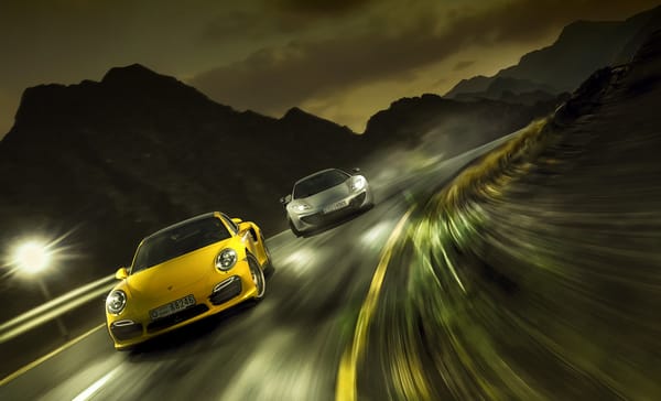Обои mclaren mp4-12 spyder, гонка, скорость, Porsche 911 turbo