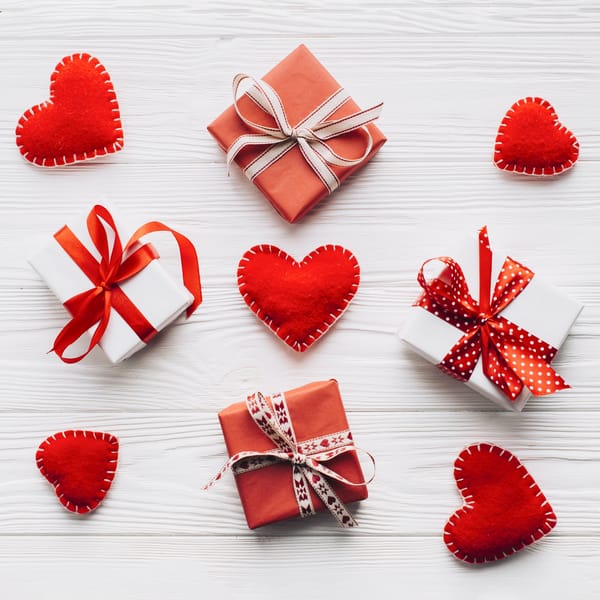 Обои декор, сердечки, boxes, праздник, День Святого Валентина, hearts, composition, gift, подарки