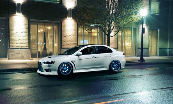 Обои Mitsubishi, лансер, Evolution, митсубиси, белый, эволюшн, Vossen Wheels, ночь, окна, 10, фонари, Lancer, white
