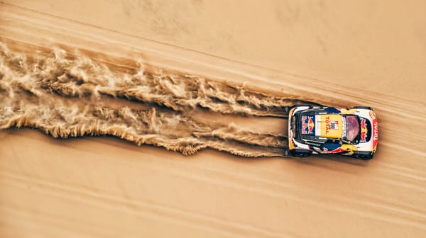Обои Peugeot 3008 DKR, Гонка, Red Bull, 300, Внедорожник, DKR, Передок, Dakar, Вид сверху, Спорт, Сверху, 3008, Фары, Песок, Ралли, Sport, Скорость, Rally, Бездорожье, Авто, Дакар, Дюна, Peugeot, Машина