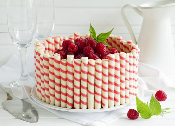 Обои выпечка, sweets, sweet sticks, сладость, Malinka, cakes, малинка, сладкие палочки, торт, cake
