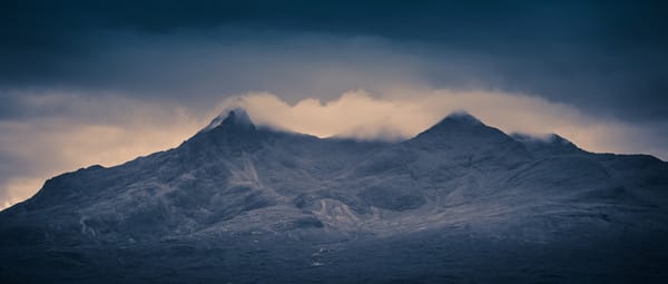 Обои Cloud Topped Cuillins, Остров Скай, Scotland, Isle of Skye, Шотландия
