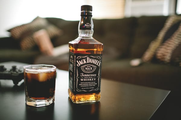 Обои jack daniels, бутылка, виски, стакан
