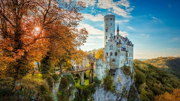 Обои Германия, осень, Замок Лихтенштейн, земля Баден-Вюртемберг, Schloss Lichtenstein, коммуна Лихтенштайн, сказочный замок, Октябрь