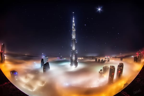 Обои ОАЭ, Dubai, небоскрёбы, облака, город, башня Бурдж-Халифа, ночь, Дубай, звезды, туман