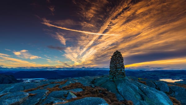 Обои Mountain Sunrice, небо, камни, Норвегия