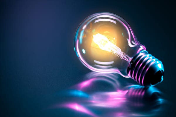Обои арт, стеклянная, колба, света, источник, вольфрамовая, разноцветное, 3d, отражение, лампочка, проволока, излучатель, лампа накаливания, beautiful, абстракция