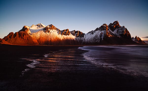Обои Исландия, Vestrahorn, свет, море, Stockksness, горы