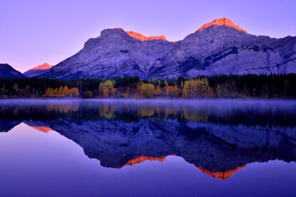Обои Canadian Rockies, озеро, Morning, Lake, горы, Sunrise, Kananaskis Country, отражение, Mountains, лес
