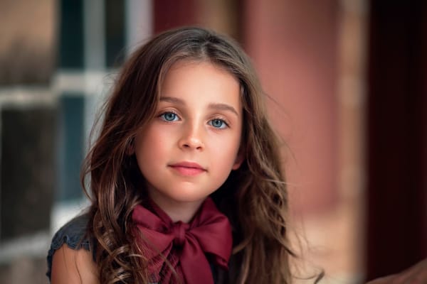 Обои Natural Beauty, девочка, child photography, локоны, взгляд