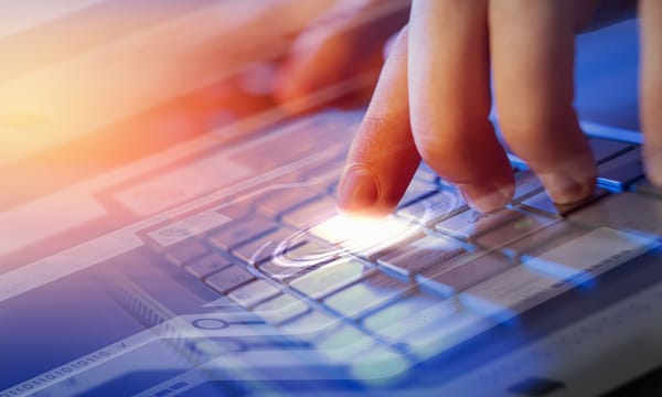 Обои hi-tech, , ноутбук, ноль, защита, сенсорная панель, безопасность, обмен, боке, размытость, двоичный, тачскрин, один, technology, киберпространство, код, cyberspace, интернет, данных