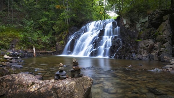 Обои Robertson Creek Waterfall, Canada, Онтарио, река, инуксуки, нагорье Алгома, камни, Ontario, водопад, Algoma Highlands, Канада, лес, водопад Робертсон Крик
