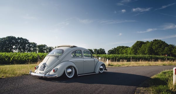 Обои Volkswagen, тень, небо, sunroof, Beetle, дорога