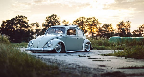 Обои Volkswagen, деревья, дорога, небо, колеса, sunroof, закат, Beetle