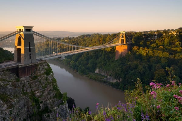 Обои Clifton Suspension Bridge, Клифтонский мост, River Avon, Клифтон, Clifton, Эйвонское ущелье, река Эйвон, река, мост, Англия, Бристоль, England, цветы, Avon Gorge, Bristol, панорама