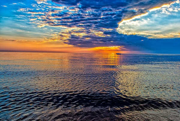Обои Lake Michigan, озеро Мичиган, рябь, катер, озеро, закат