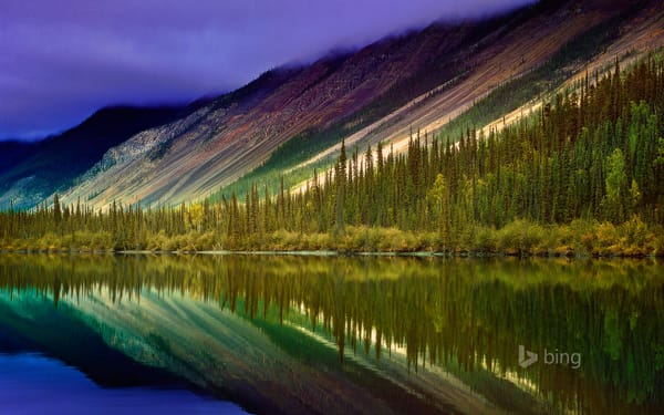 Обои Nahanni National Park Reserve, озеро, отражение, деревья, лес, горы, Канада, Северо-Западные Территории