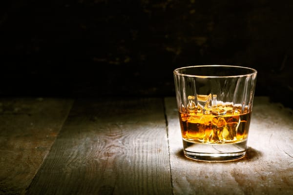 Обои alcoholic beverage, wood, glass