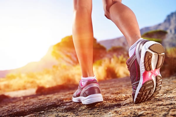 Обои Runner, sports shoes, outdoor activities, woman