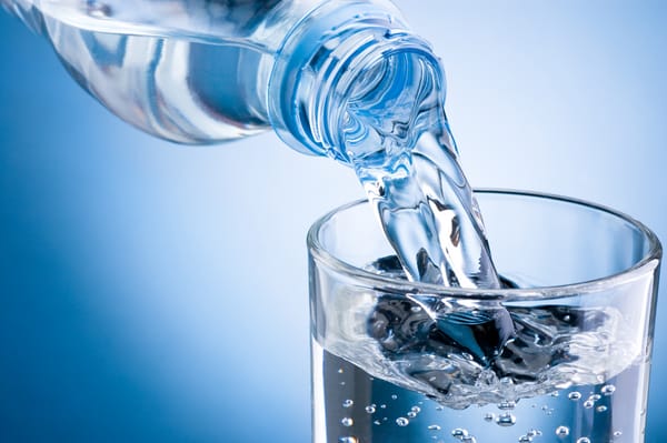 Обои water, glass of water, commercial bottle, mineral