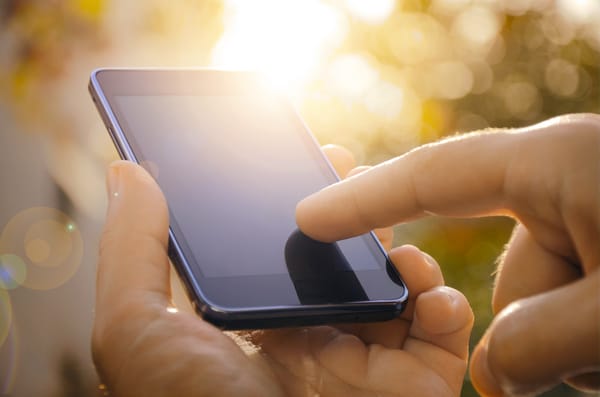 Обои smartphone, hands, fingers, cell