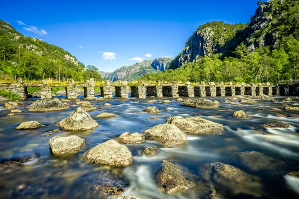 Обои Terland Klopp, River Gyaåna, Norway, Ругаланн, Eigersund, Rogaland, река, горы, камни, мост, Норвегия, Эйгерсунн