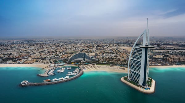 Обои Burj Al Arab, Персидский залив, Бурдж-эль-Араб, Джумейра-Бич-отель, панорама, пляж, здания, ОАЭ, побережье, отели, Persian Golf, Дубай, UAE, Jumeirah Beach Hotel, Dubai, бухта, море