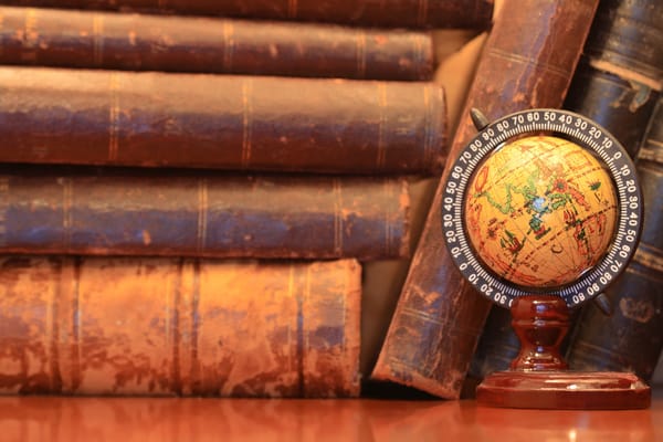 Обои books, hardcover, small world