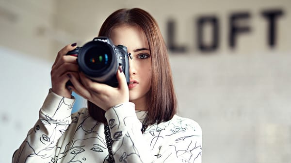 Обои Mari, девушка, фотоаппарат
