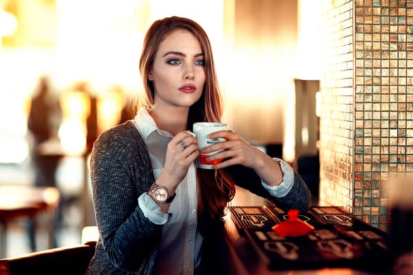Обои Golden Time Tea, Alessandro Di Cicco, девушка