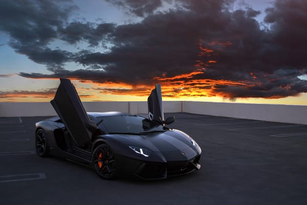 Обои Lamborghini Aventador, на крыше, Aventador, суперкар, облака, Lamborghini, sports car