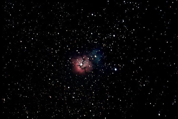 Обои Trifid Nebula, диффузная, трёхдольная, Стрельца, туманность, в созвездии
