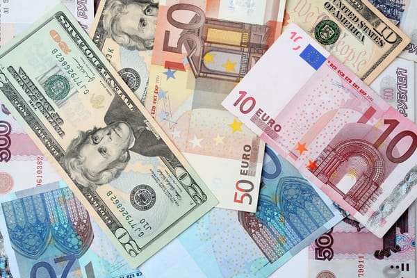 Деньги евро Обои на телефон бесплатно для Android и iPhone