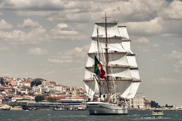 Обои Lisbon, Лиссабон, Tagus River, река, парусник, Португалия, барк, река Тахо, Portugal
