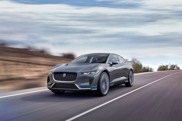 Обои Электрокроссовер Jaguar I-Pace