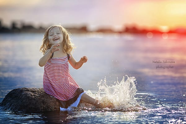 Обои Natalia Zakonova, брызги, радость, позитив, девочка, вода, photographer