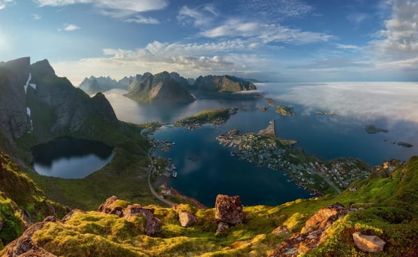 Обои горы, Sergey Stepanenko, Daylight at Reinebringen, бухта, скалы, море