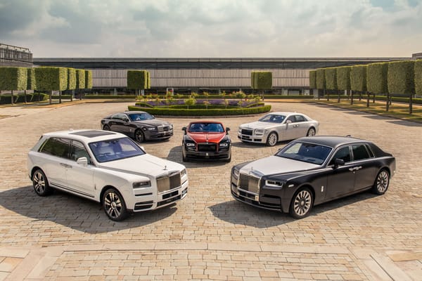 Обои Rolls Royce, Phantom, Cullinan, Ghost Dawn Wraith