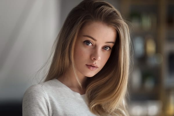Обои Maxim guselnikov, взгляд, русая, девушка