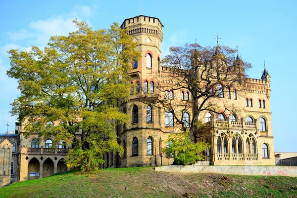 Обои деревья, дворец, замок, lithuanian architects union, литва, вильнюс