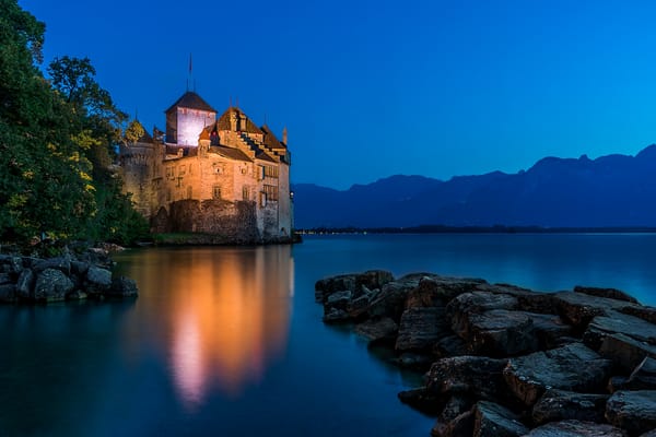 Обои озеро, женевское озеро, горы, альпы, монтрё, швейцария, château de chillon, камни, замок, шильонский замок