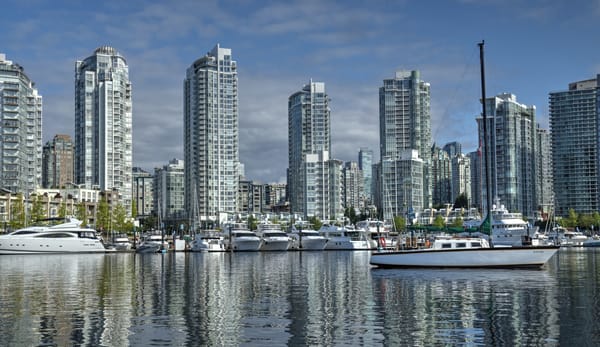 Обои яхты, false creek, канада, ванкувер, здания, катера, британская колумбия, yaletown, набережная, порт