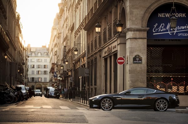 Обои Aston martin, вид сбоку, астон мартин, virage, улица, вираж