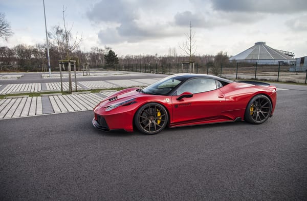 Обои Красный спортивный автомобиль Ferrari 458 Italia Prior-Design PD458